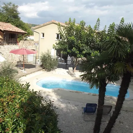 Le Serre فيلة